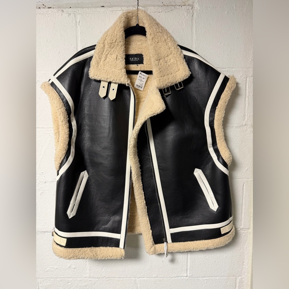 AKIRA Black and Cream Sherpa-Lined Vest
